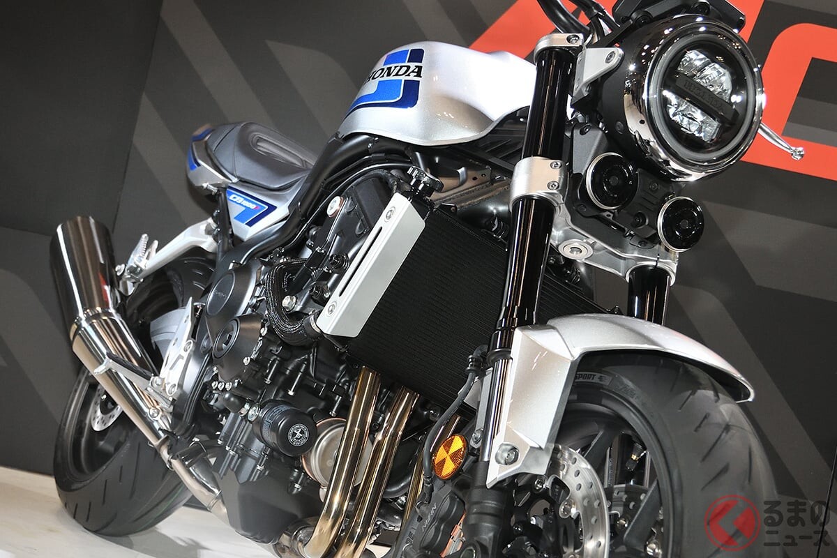 ホンダ新型「CB」は26年発売？ リッター直4×“ネオクラシックデザイン”に熱視線！ 若手が再構築した「CB1000F Concept」に膨らむ期待とは