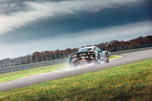 【ロータス・エミーラ同乗試乗】後編　80セットほどから厳選したタイヤ　驚くほどしなやかな乗り心地