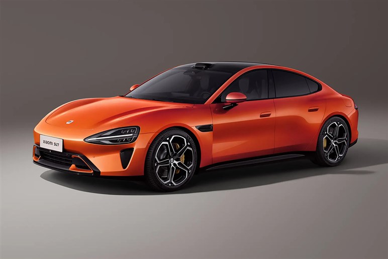 【初撮影】最強のテスラ「モデルS プラッド」改良新型がテスト開始。1100馬力超えでニュル最速奪還を狙う