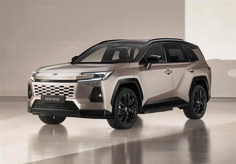 【上手すぎでしょ】デザイナーが制作した新型「RAV4」の“ピックアップ仕様”が想像以上に違和感ナシな件