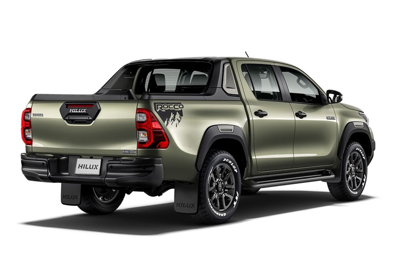 【上手すぎでしょ】デザイナーが制作した新型「RAV4」の“ピックアップ仕様”が想像以上に違和感ナシな件