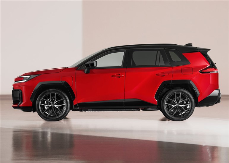 【上手すぎでしょ】デザイナーが制作した新型「RAV4」の“ピックアップ仕様”が想像以上に違和感ナシな件