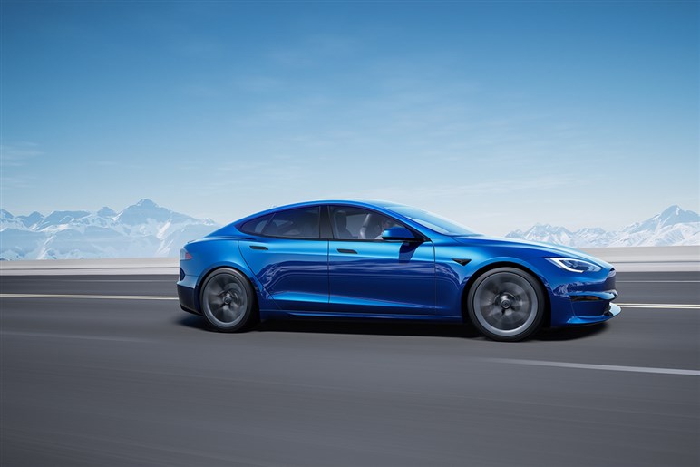 【初撮影】最強のテスラ「モデルS プラッド」改良新型がテスト開始。1100馬力超えでニュル最速奪還を狙う