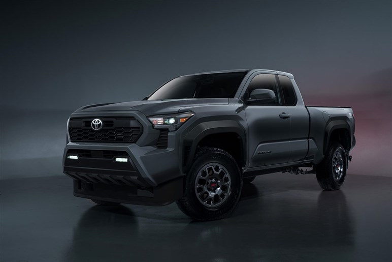 【上手すぎでしょ】デザイナーが制作した新型「RAV4」の“ピックアップ仕様”が想像以上に違和感ナシな件