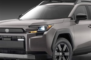 【上手すぎでしょ】デザイナーが制作した新型「RAV4」の“ピックアップ仕様”が想像以上に違和感ナシな件