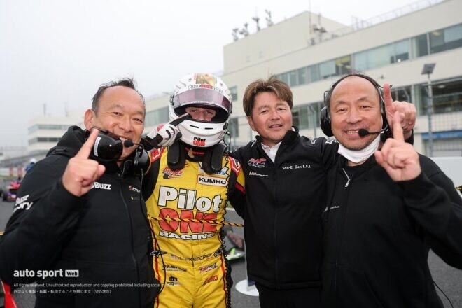 スーパーフォーミュラ・ライツ第5戦オートポリスはケイレン・フレデリックが今季初優勝。佐野は2位で連勝は4でストップ