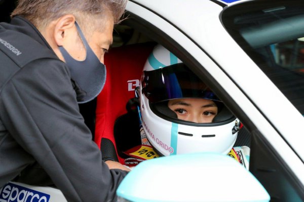 織戸学選手の次女茉彩さんが人生初のレース参戦 ヤリスカップで得たものとは ベストカーweb 自動車情報サイト 新車 中古車 Carview
