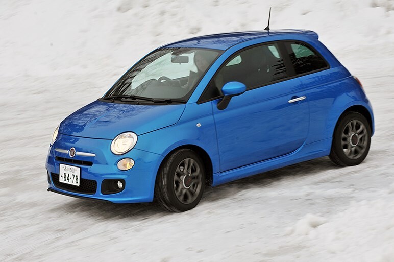 クライスラー300 SRT8＆フィアット500S、意外性のある冬ドライブへ