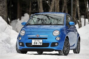 クライスラー300 SRT8＆フィアット500S、意外性のある冬ドライブへ