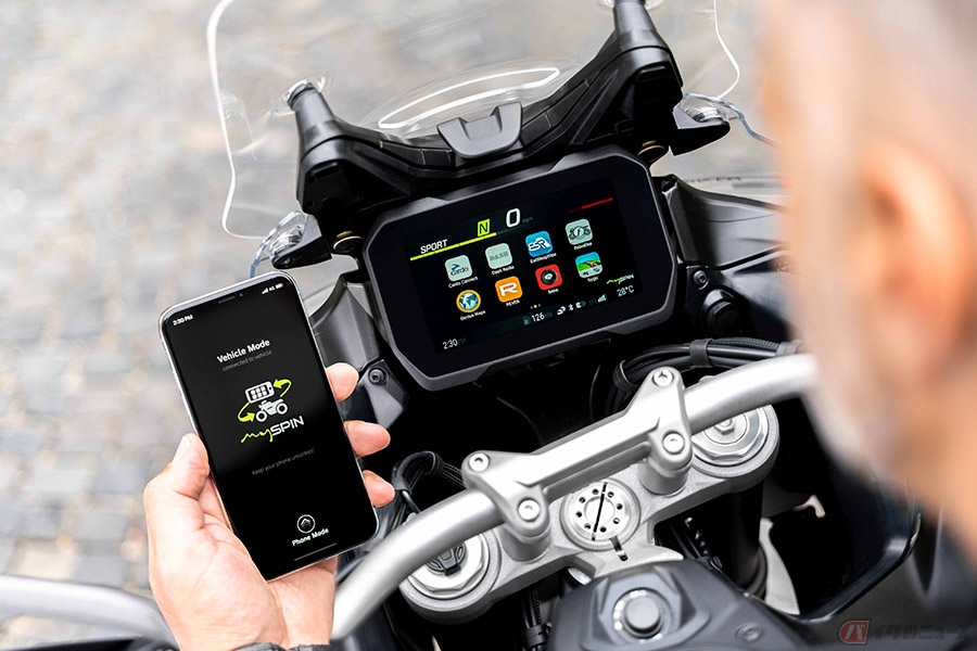 ボッシュ世界初 フルデジタルクラスター 量産開始 車両情報とスマホアプリのコンテンツを分割二画面表示 バイクのニュース 自動車情報サイト 新車 中古車 Carview