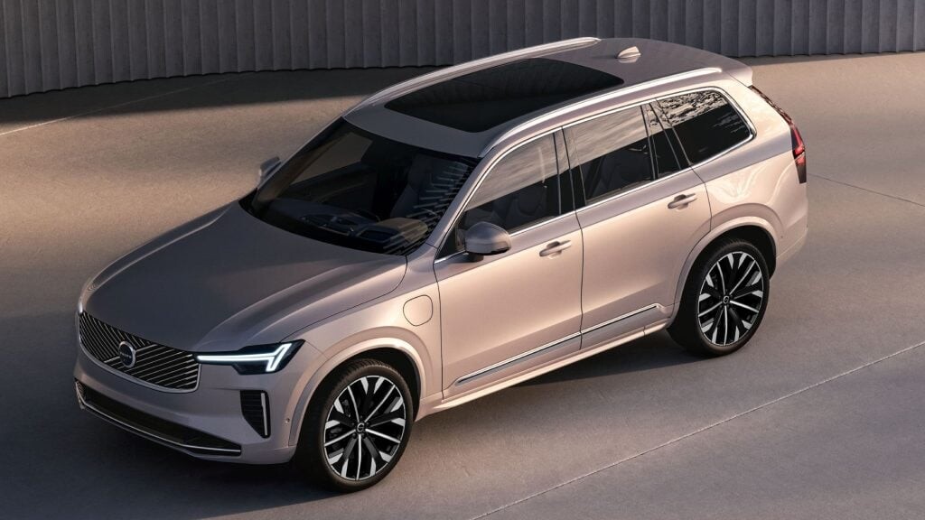 ボルボ「XC90」にエレガントな輝き。光沢感あるクローム映える特別限定モデル