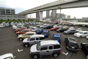 新型車登場に合わせて「旧型の中古」を買おうと思ったのに価格が下がらない！　最近の人気車の「中古価格の謎」を探った