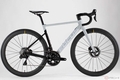 ドイツの自転車ブランド「フォーカス」のプロユースモデルにシマノ製最新コンポーネントをセット