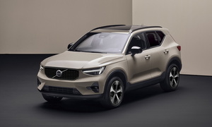 【グロッシーブラックの精悍さが光る】ボルボXC40とXC60に特別限定車『ダークエディション』登場！