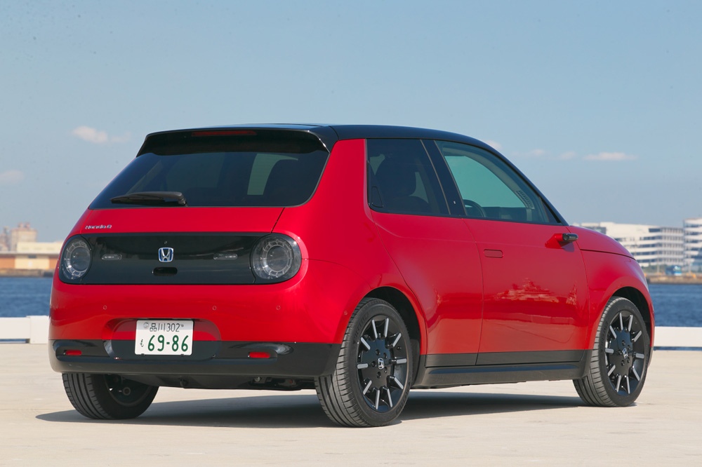 ワクワクさせてくれる電気自動車 乗ってわかった ホンダe の魅力と課題 Dime 自動車情報サイト 新車 中古車 Carview