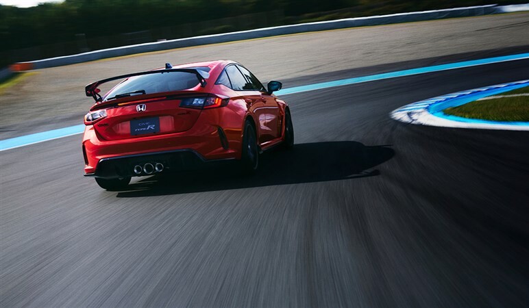 【なんで100万円も高いの？】「シビックタイプR」の新顔“ブラックPKG”が大幅値上げした“残念な”背景