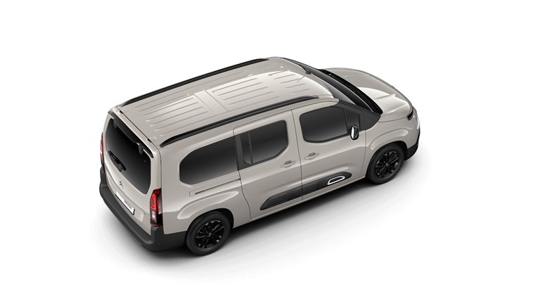 プジョーの“タフ系”ミニバン新型「リフター」発売。兄弟車フィアット「ドブロ」は20万円もお得な限定車追加