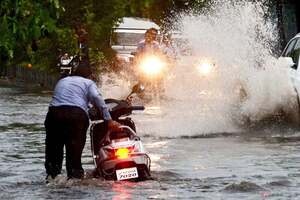 愛車が突然の集中豪雨や洪水でまさかの水没…… 水没により故障したバイクは買い取ってもらえるのか？