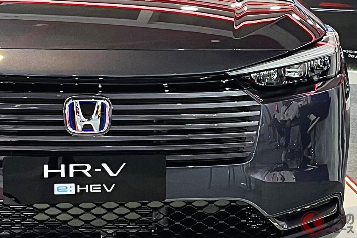 ホンダ「“新”コンパクトSUV」発表！ スポーティ＆プレミアムなデザイン×パワフルユニット搭載で走りがスゴい！ 「RS」も設定される「HR-V」インドネシア仕様とは？