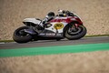 ヤマハ「YZR-M1」ロードレース世界選手権参戦60周年記念車を披露 開発ライダーのカル・クラッチローが走行