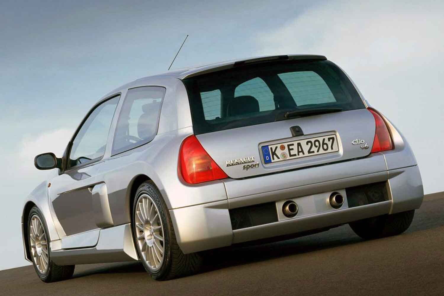 コンパクトカーにハイパワーV6をぶち込む荒技!!　かつてこぞってメーカーが挑戦した怪物ハッチ５台