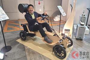 めちゃ斬新な「1人乗り“木製四輪車”」実車展示！ 免許不要な「特定原付」で“自作”も可能!? ICOMA「カヤッカー」どんな特徴を備えている？