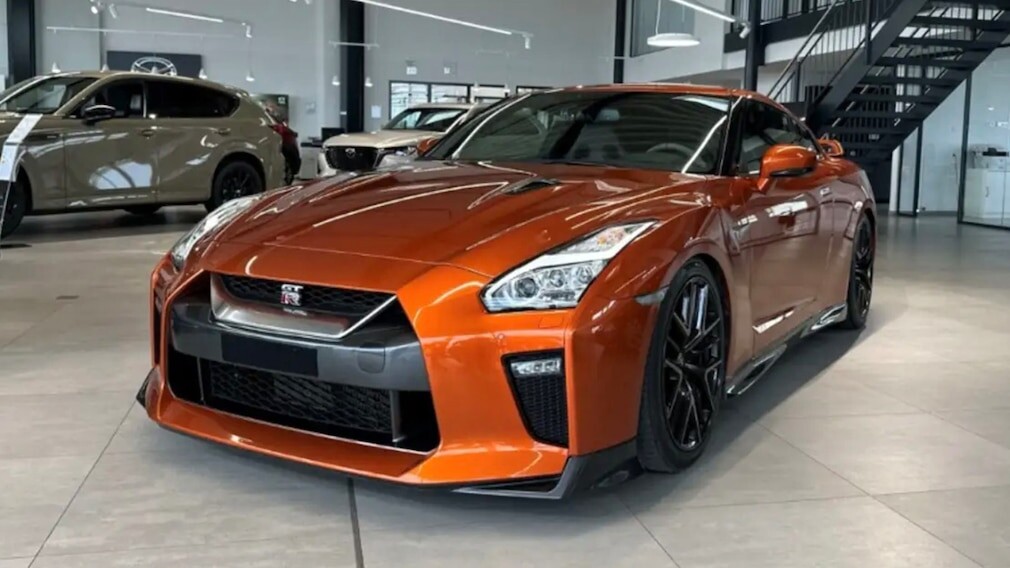【このGT-Rなんぼ？】世界でも最も伝説的なパフォーマンスクーペ「日産GT-R（R35）」販売中！