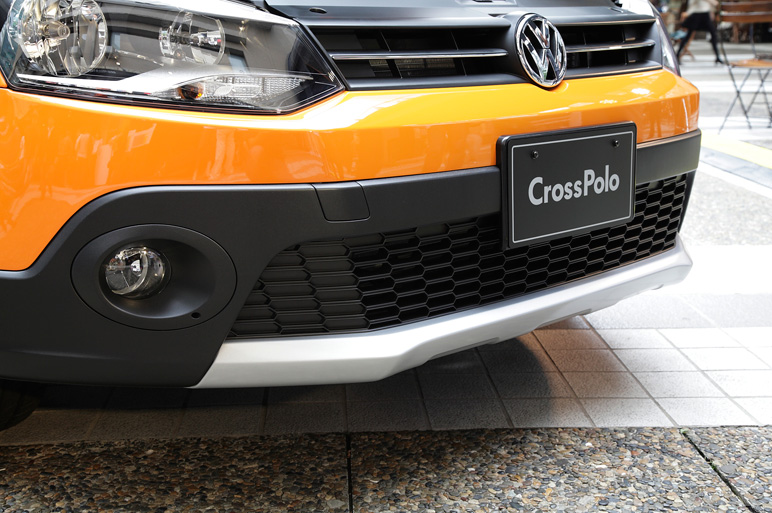 新型クロスポロ、元気が出る内外装＆エコ燃費