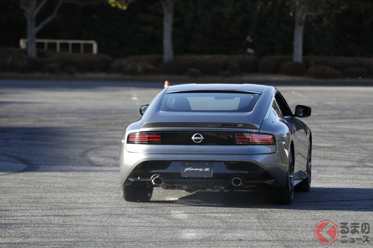 寒い時期に マフラーから白い煙 なぜモクモク出る 出たらヤバい 白煙の正体とは くるまのニュース 自動車情報サイト 新車 中古車 Carview