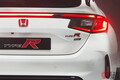 【英国】ホンダ「“最終型”シビックタイプR」実車初公開へ！ 黒ルーフ×赤デカールがスゴい！ 6速MT＆2リッターターボ搭載の「アルティメット エディション」登場！