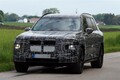 【初撮影】 BMWの旗艦SUV「X7」が2代目へと進化。BEV仕様「iX7」も追加し価格は2000万円オーバーに