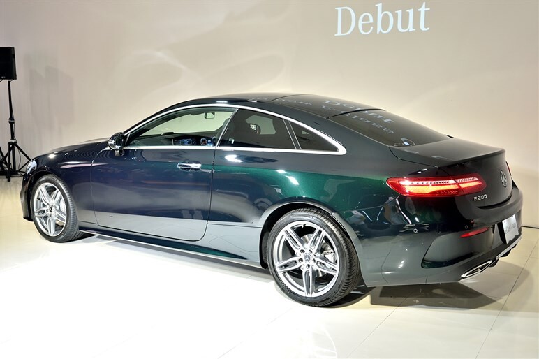 メルセデス新型Eクラスクーペ発表。ボディ大型化で後席も使えるクーペに