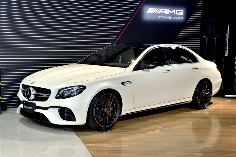 メルセデス新型Eクラスクーペ発表。ボディ大型化で後席も使えるクーペに