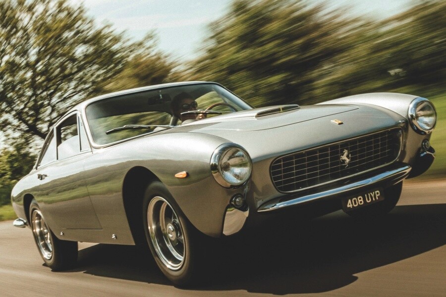 BBR スティーブ・マックイーンの愛車　フェラーリ２５０ＧＴ　ルッソ 100台以上の「跳ね馬」を所有した父 フェラーリ250 GT ルッソ 娘が継い