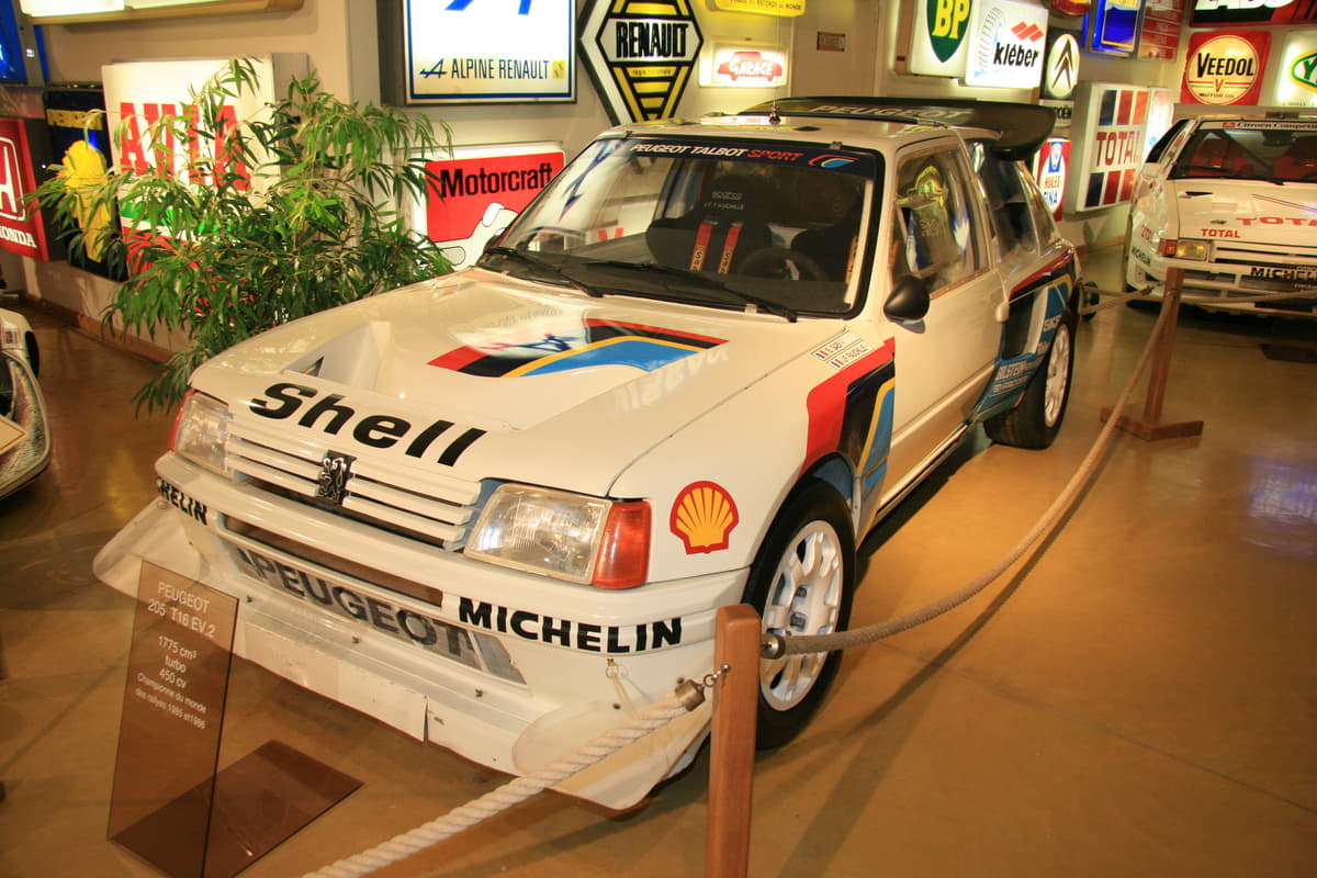 怪物揃いのグループbで最強だった 砂漠のライオン プジョー5t16 がwrcに与えた衝撃インパクトとは Auto Messe Web 自動車情報サイト 新車 中古車 Carview
