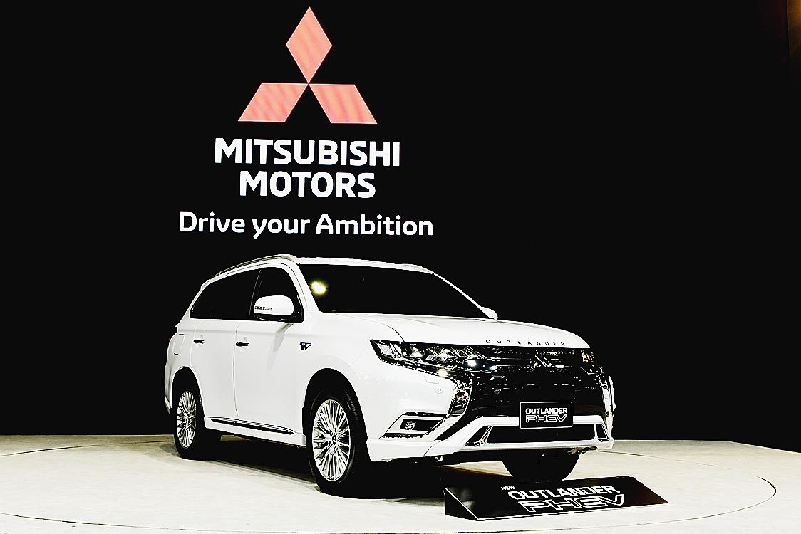 三菱自動車 タイで アウトランダーphev 初披露 受注開始 日刊自動車新聞 自動車情報サイト 新車 中古車 Carview