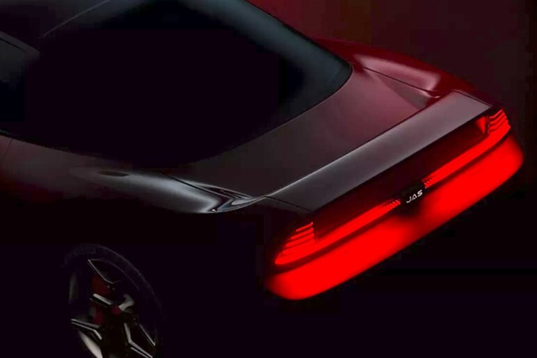 ピニンファリーナと伊レーシングコンストラクターが名車「初代NSX」を現代にリメイク！ リトラクタブルヘッドライトも再現した注目モデルを公開