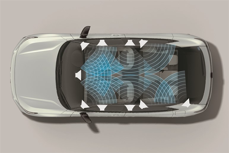 新型ホンダ ヴェゼルが初公開される。内外装の雰囲気がガラリと変わってスタイル重視ユーザーも獲得しそう