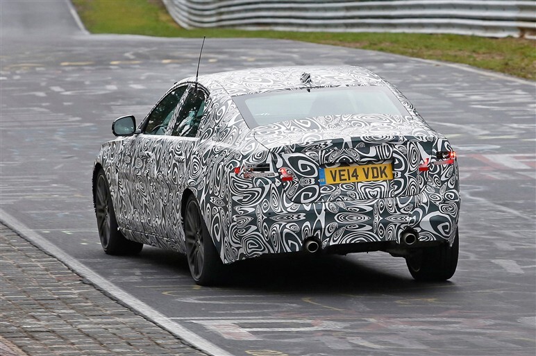 ジャガーXF、初のフルモデルチェンジへ着々