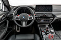 シャープなガンダム顔に変更 BMWの高性能セダン 改良新型「M5」登場