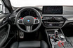 シャープなガンダム顔に変更 BMWの高性能セダン 改良新型「M5」登場