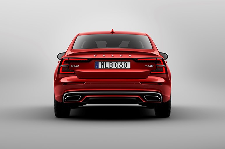 ボルボ、新型S60を公開　同ブランド初のアメリカ生産。ディーゼルは見送り