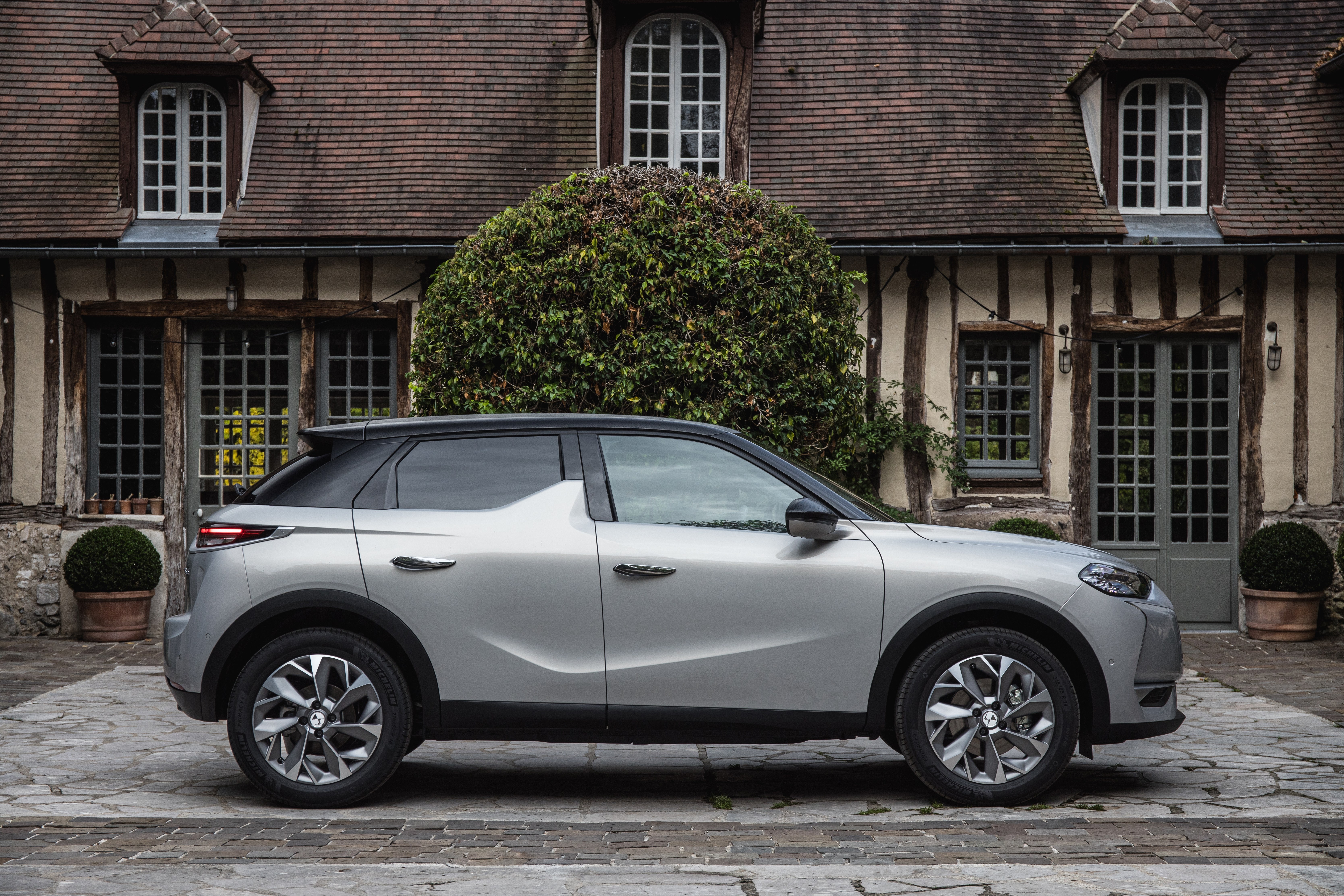 フランスの オシャレev の魅力とは Ds E Tense試乗記 Gq Japan 自動車情報サイト 新車 中古車 Carview