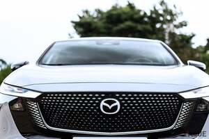 日本導入にも期待！ 英国で初披露された電動プレミアムセダン新型「マツダ6e」に注目が集まる理由とは