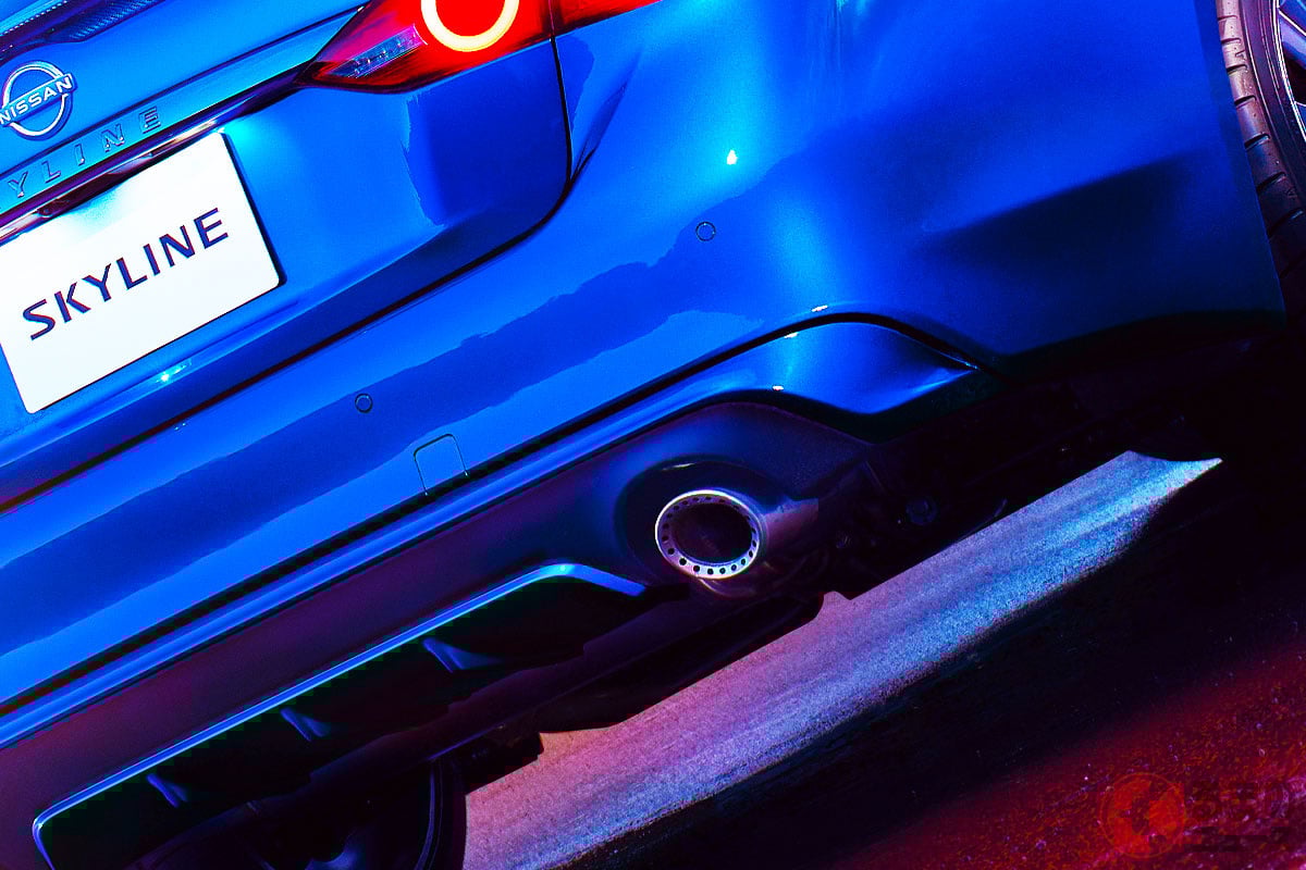 日産「新スカイライン」登場！ 超パワフルな「6気筒ツインターボ」搭載＆“極太タイヤ”採用！ 豪華な「カーボンパーツ」と“高性能ブレーキ”で武装した究極モデル「400R リミテッド」予約スタート！