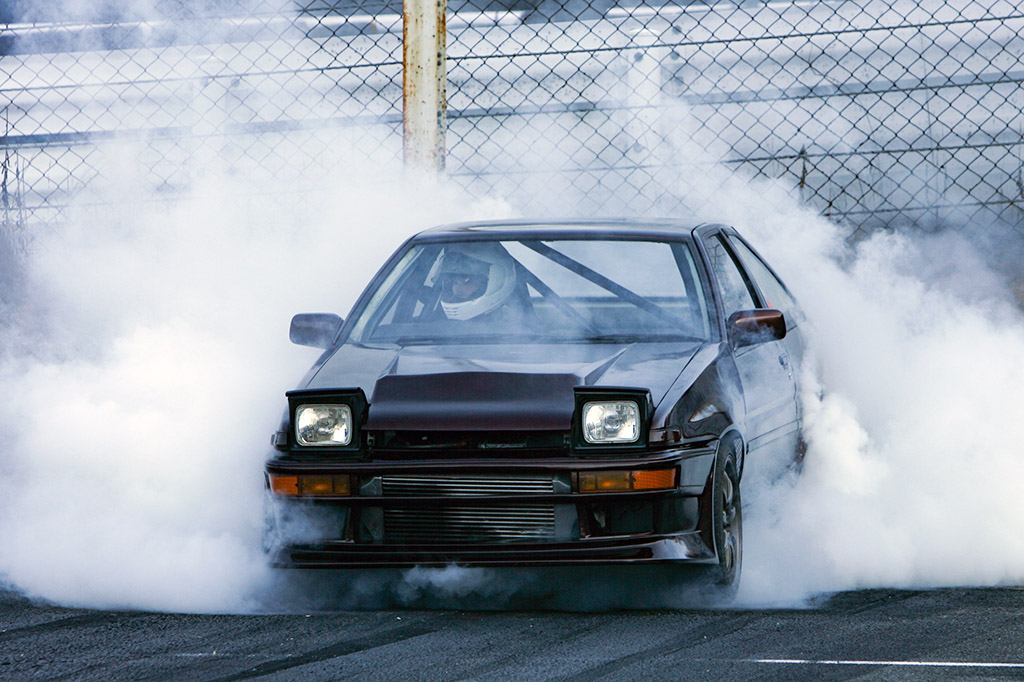 7馬力の7mエンジンを積んだ仰天ハチゴー 現る ゼロヨン10秒台をマークするae85ドラッグ仕様 Web Option 自動車情報サイト 新車 中古車 Carview