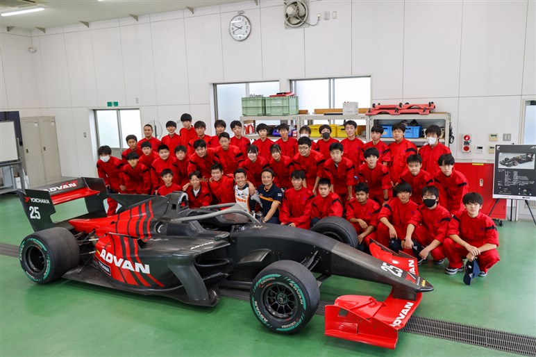 大怪我を乗り越え再び輝きを取り戻した元王者。山本尚貴と母校・作新学院との大切な絆