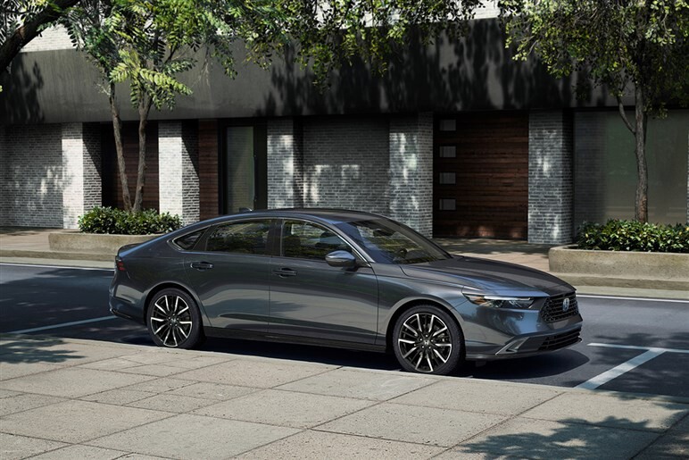 見ても乗っても“いいクルマ”。ホンダの金看板「アコード」に日本人がどうしても言いたい愚痴