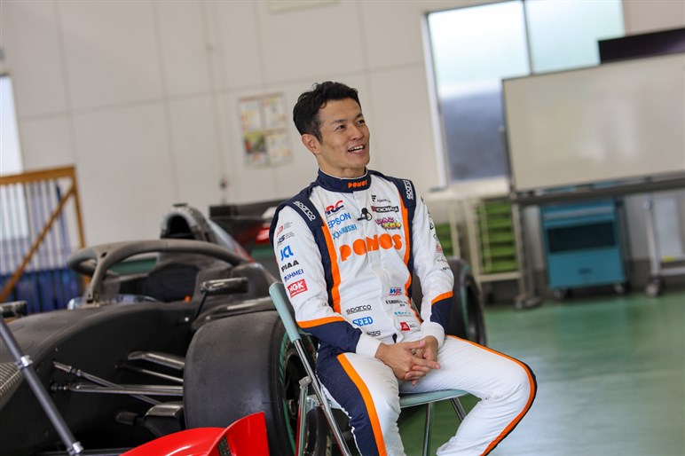 大怪我を乗り越え再び輝きを取り戻した元王者。山本尚貴と母校・作新学院との大切な絆