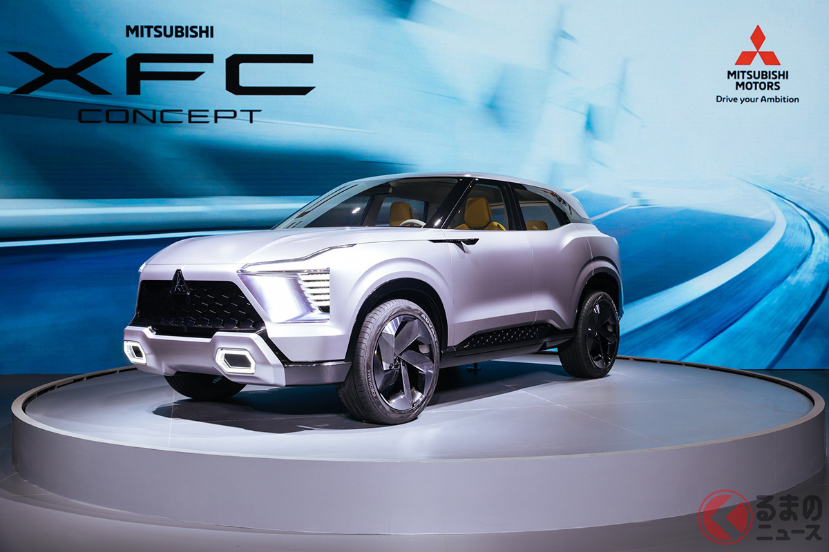 三菱が「新型コンパクトSUV」初公開！ 全長4.4m＆最低地上高222mmの“タフ顔SUV”に導入望む声！ 8月10日に尼で発表へ